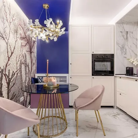 Holt - Jules Verne's Imaginarium Bükreş