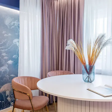 Holt - Jules Verne's Imaginarium Appartement