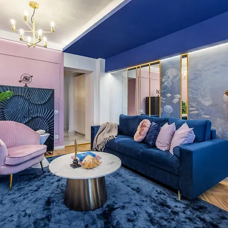 Holt - Jules Verne's Imaginarium Apartamento