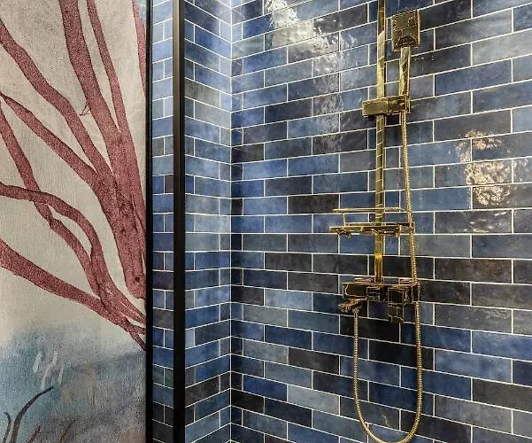 Holt - Jules Verne's Imaginarium Apartamento