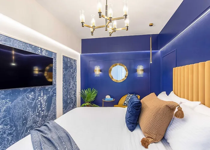 Holt - Jules Verne's Imaginarium Apartamento *