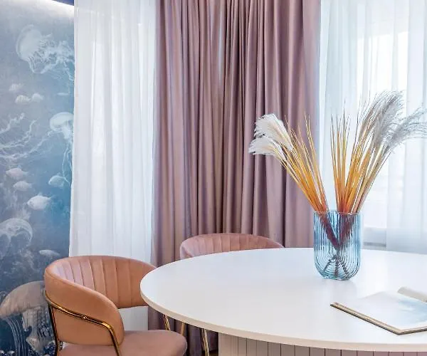 Holt - Jules Verne's Imaginarium アパート *